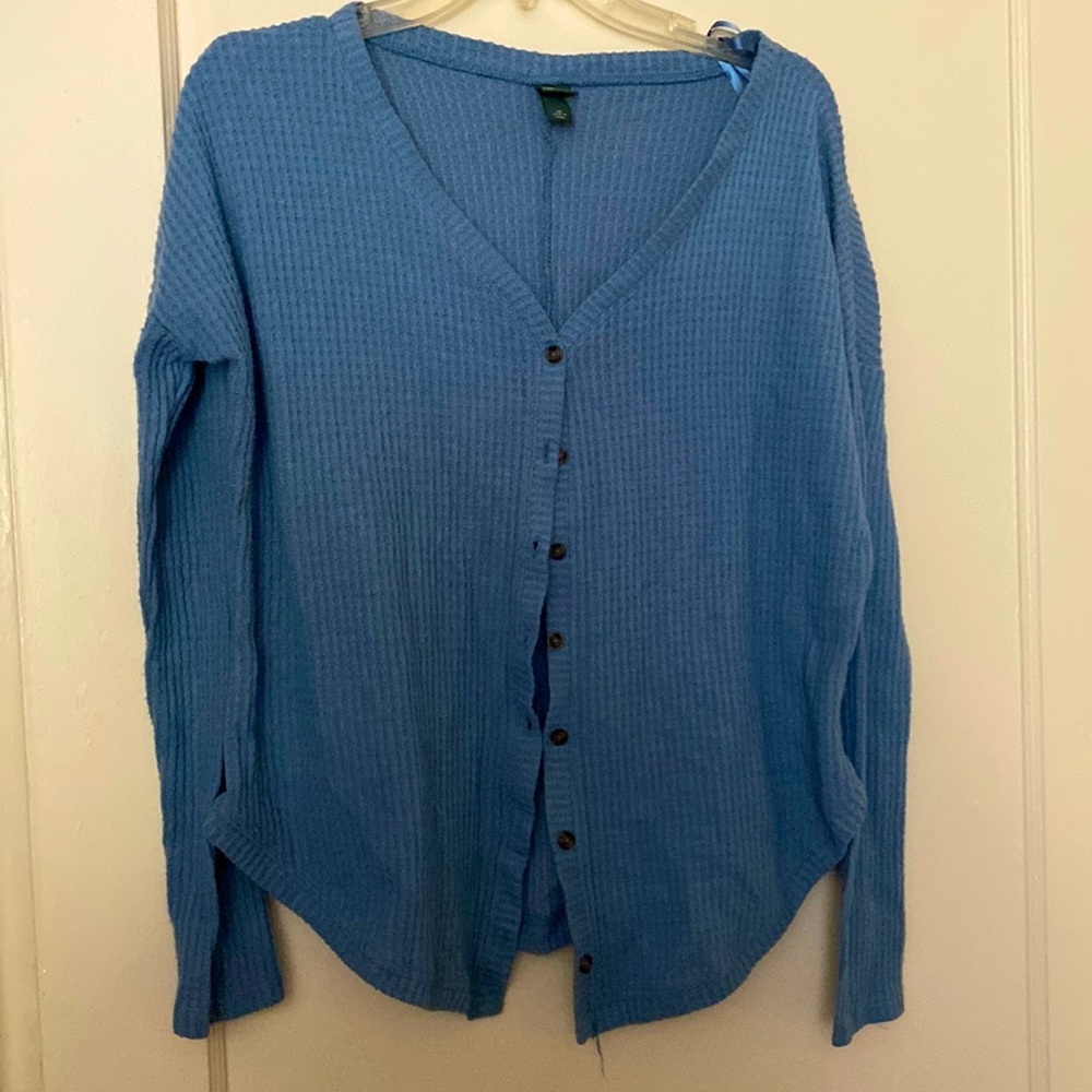 Wild fable button down long sleeve size: XS